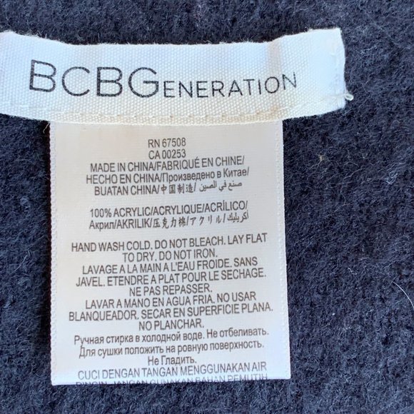 BCBGeneration womens wide Plaid scarf EUC - Picture 5 of 6